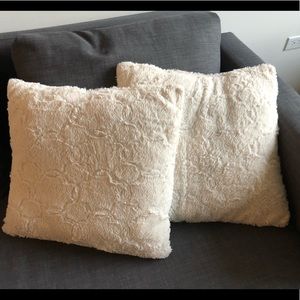 Decorative pillows